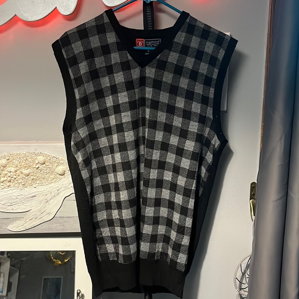 grey and black seater vest